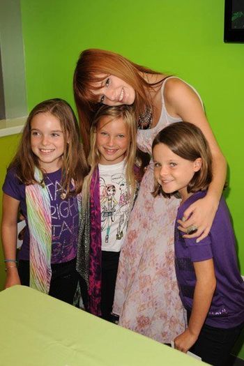 312850_240856915949581_119669298068344_636539_6745309_n - Bella Thorne