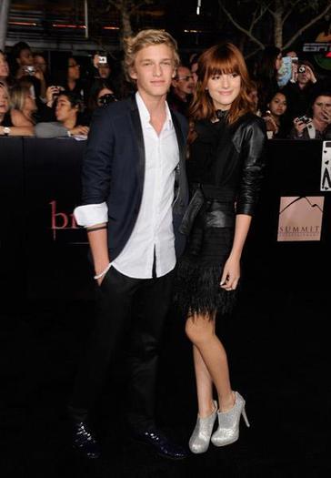 386305_274336942601578_119669298068344_734028_2100309961_n - Bella Thorne