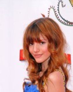 MV5BMTk0OTg4MDc0N15BMl5BanBnXkFtZTcwMTk2NTcyMw@@._V1._SX160_SY200_ - Bella Thorne