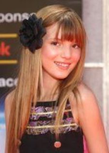 MV5BMTUwNjY2NDQ0M15BMl5BanBnXkFtZTcwNjIxOTg0Mg@@._V1._SX143_SY200_ - Bella Thorne