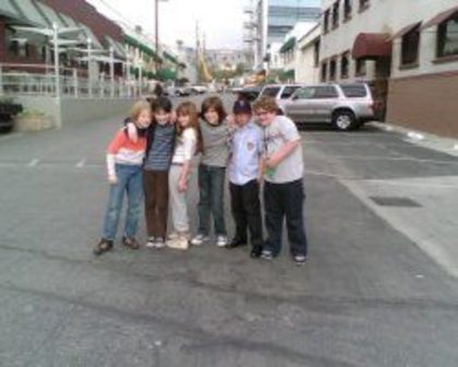 MV5BMTUyNDQxMzcxNl5BMl5BanBnXkFtZTYwOTcyNDU4._V1._SX250_SY200_ - Bella Thorne