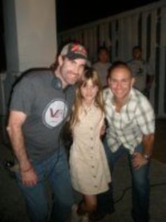 MV5BMTY2MTM5ODM3M15BMl5BanBnXkFtZTcwNTkwMzQ4MQ@@._V1._SX150_SY200_ - Bella Thorne