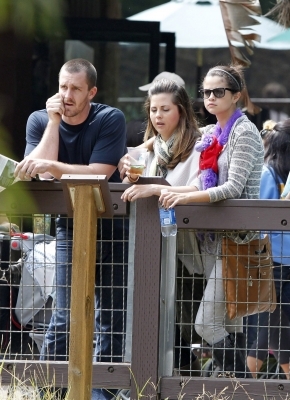 normal_017~5 - September 24th- At the Zoo With her Parents