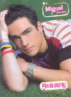 Alfonso_Herrera_1255122769_3.jpg