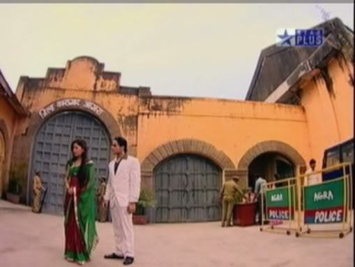 Inchisoare in Love [23]