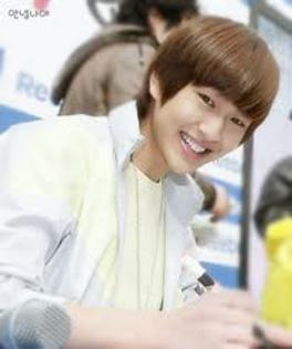 Lee Jin Ki ( SHINee)