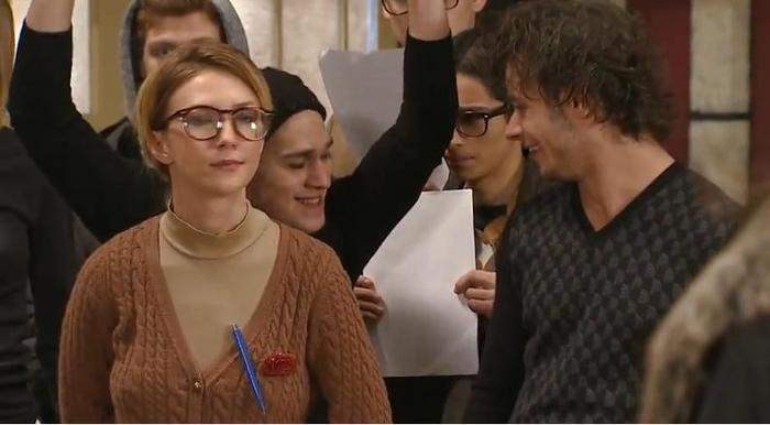 Vlad facea misto de Raluca :))