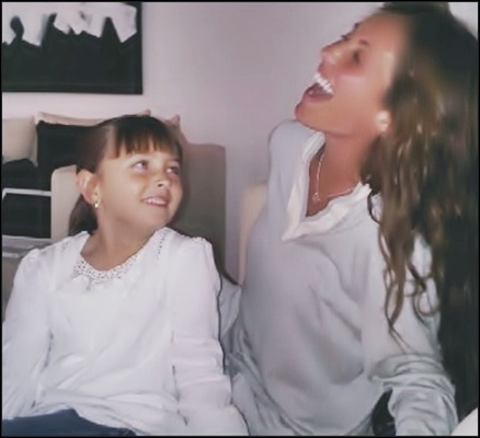 132159724 - 1-Anahi Pics 7-1
