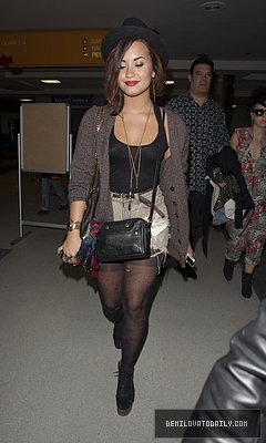Demi (19) - Demi - September 21 - Arrives into LAX Airport