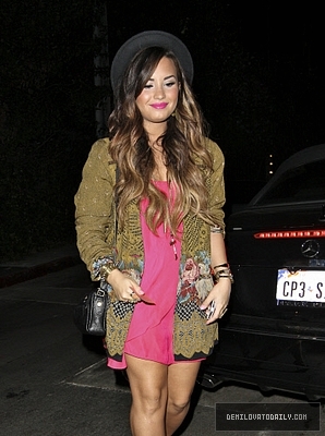 Demzu (1) - Demi - September 28 - Arrives at The Chateau Marmont in Hollywood CA