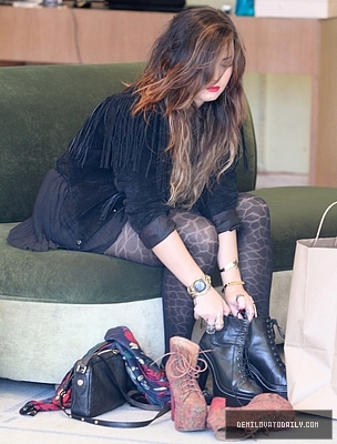 Demi (2) - Demi - October 6 - Goes shoe shopping in West Hollywood CA