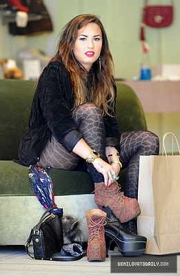 Demi (4) - Demi - October 6 - Goes shoe shopping in West Hollywood CA