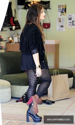Demi (6) - Demi - October 6 - Goes shoe shopping in West Hollywood CA