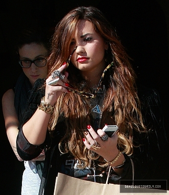 Demi (13) - Demi - October 6 - Goes shoe shopping in West Hollywood CA