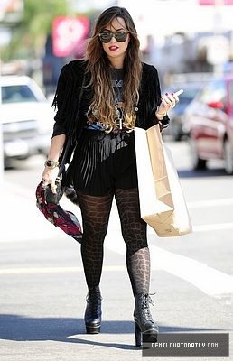 Demi (15) - Demi - October 6 - Goes shoe shopping in West Hollywood CA