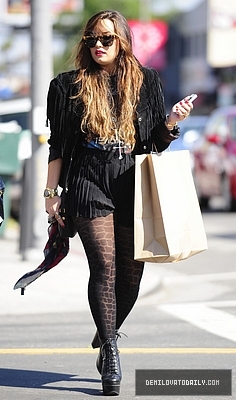 Demi (16) - Demi - October 6 - Goes shoe shopping in West Hollywood CA