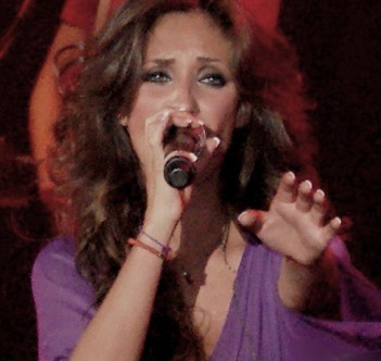 deja vu (12) - 1-Anahi 4-1
