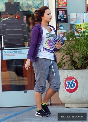 Demi (9) - Demi - October 7 - Gets water and gas in Sherman Oaks CA