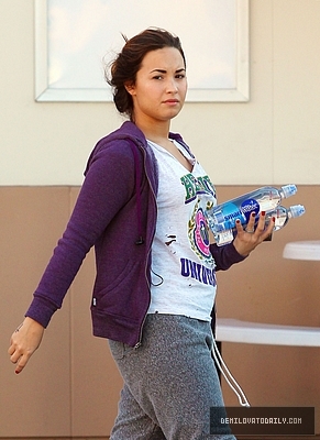 Demi (15) - Demi - October 7 - Gets water and gas in Sherman Oaks CA