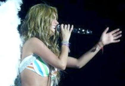 fgjgh - 1-Anahi 4-1