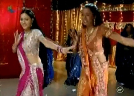 Ragini & Sadhna in Love [15]