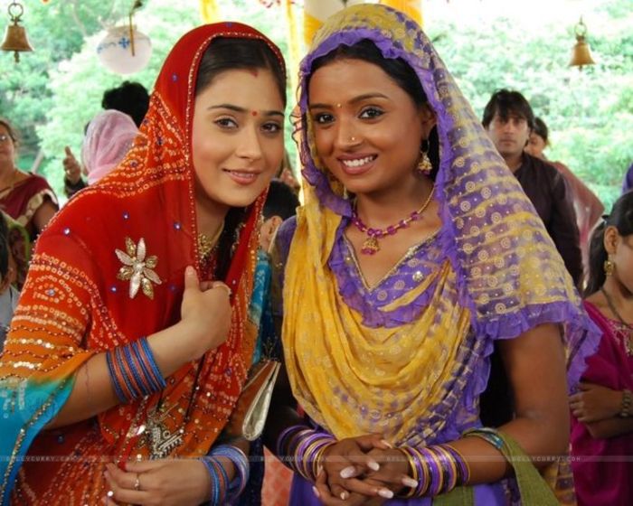 Ragini & Sadhna in Love [16]