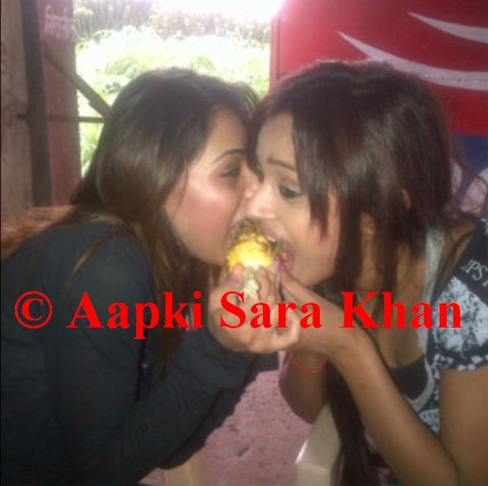 Sara & Parul in Love [1]