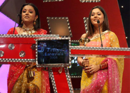 Sara & Parul in Love [42]