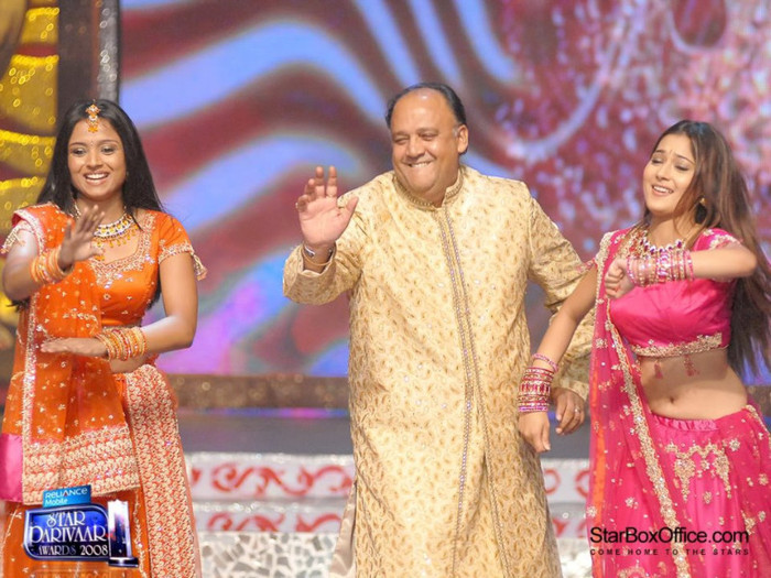 Sara & Parul in Love [54]