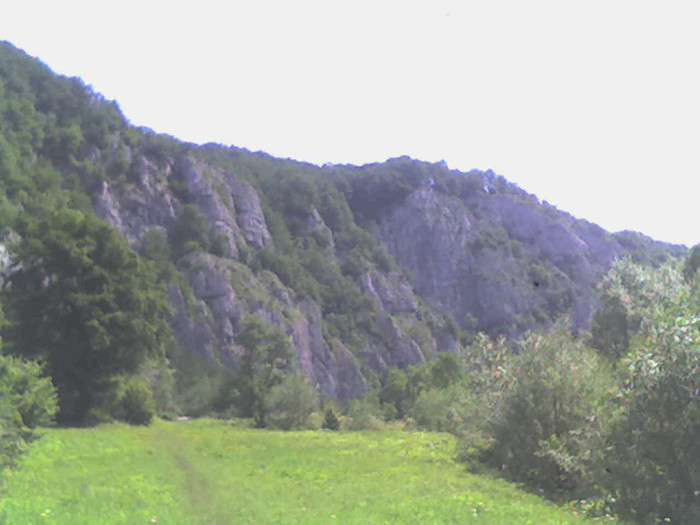 lacul lesu pe drum spre lac 023