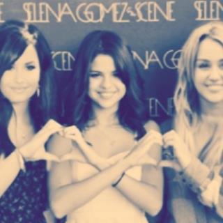 392848_250216848370376_108268369231892_731654_1455728510_n - Selena Gomez Miley Cyrus and Demi Lovato