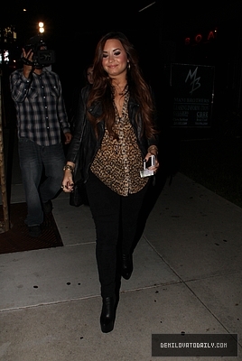 Demi (6) - Demi - October 19 - Leaves BOA Steakhouse in Beverly Hills CA