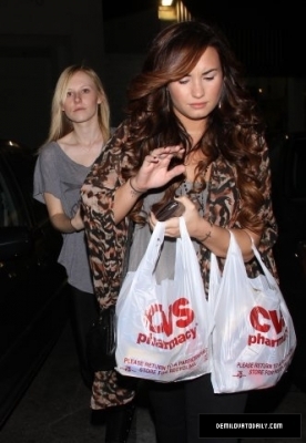 Demitzu (5) - Demi - October 29 - Leaving a CVS Pharmacy in Los Angeles CA