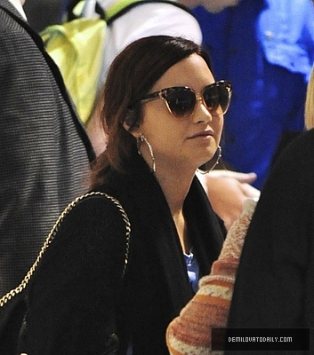 Demitzu (8) - Demi - November 15 - Departs from LAX Airport