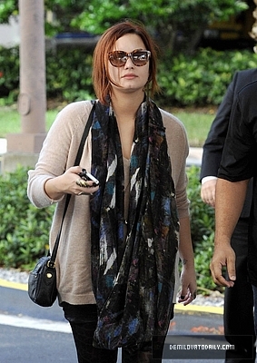 Demitzu (21) - Demi - December 10 - Arrives at her hotel in Fort Lauderdale in Miami FL