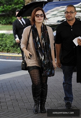 Demitzu (23) - Demi - December 10 - Arrives at her hotel in Fort Lauderdale in Miami FL