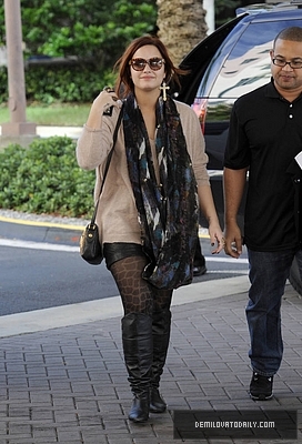 Demitzu (24) - Demi - December 10 - Arrives at her hotel in Fort Lauderdale in Miami FL