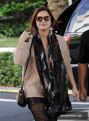 Demitzu (32) - Demi - December 10 - Arrives at her hotel in Fort Lauderdale in Miami FL