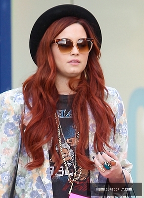 Demi (12) - Demi - December 13 - Goes shopping with friends in Studio City CA