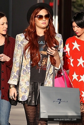 Demi (27) - Demi - December 13 - Goes shopping with friends in Studio City CA