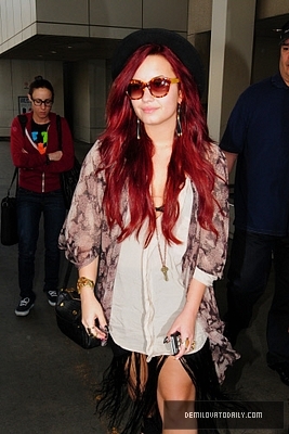 Demetria (21) - Demi - December 17 - Arrives into LAX Airport