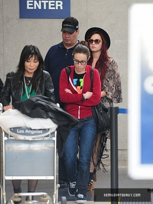 Demetria (22) - Demi - December 17 - Arrives into LAX Airport