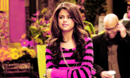 54435195_BUJTFDT2[1] - Selena Gomez