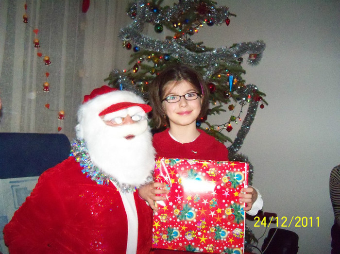 100_1945 - Mos Craciun 2011