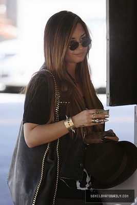 Demi (5) - Demi - August 17 - Leaving Nine Zero One Salon in Beverly Hills CA