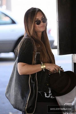Demi (6) - Demi - August 17 - Leaving Nine Zero One Salon in Beverly Hills CA
