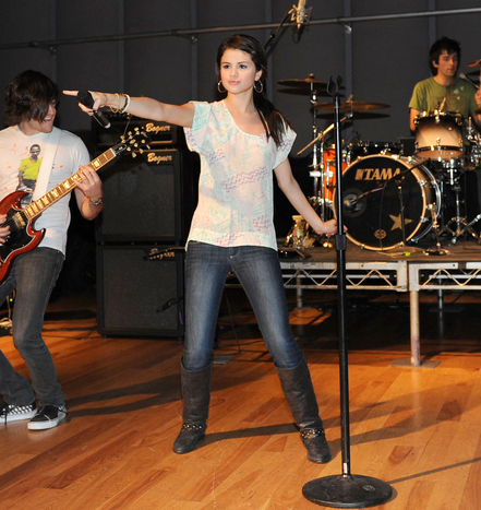 565 - Selena Gomez 1