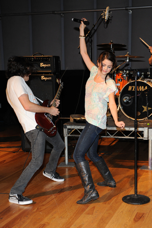 567 - Selena Gomez 1