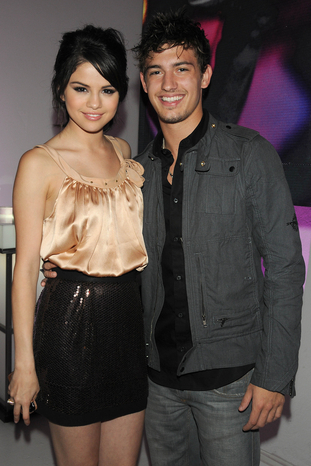 670 - Selena Gomez 1