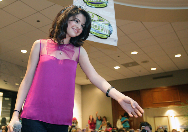 1551 - Selena Gomez 1